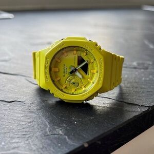 GA-2100-9A9ER - CASIO G-SHOCK Mod. OAK - TONE ON TONE